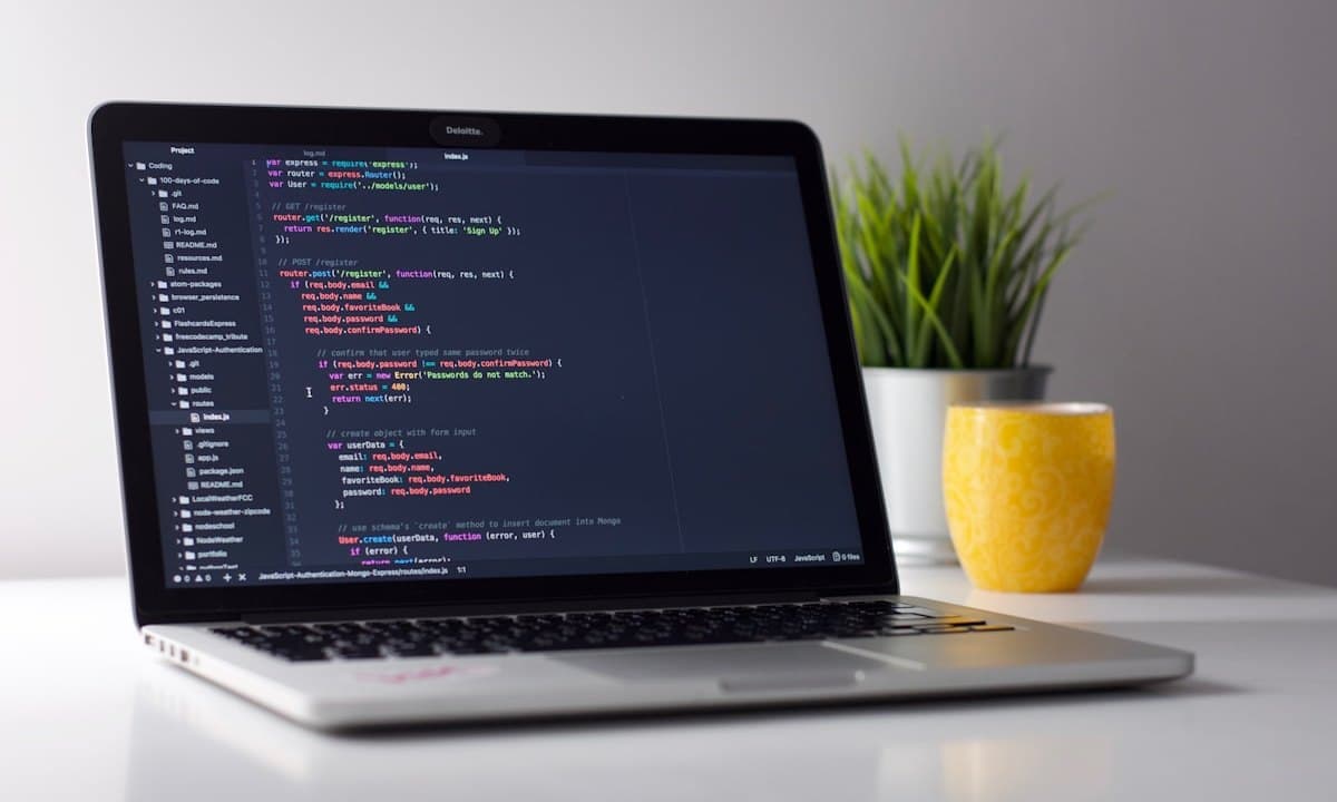 Ensino de Programação na Educação Básica: Uma Abordagem Progressiva de Scratch, Robótica Educacional e Python
