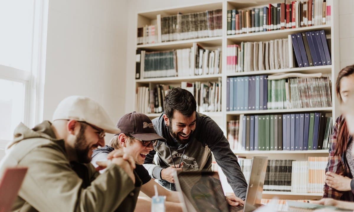 University Extension as a Bidirectional Laboratory for Entrepreneurial Competence Development